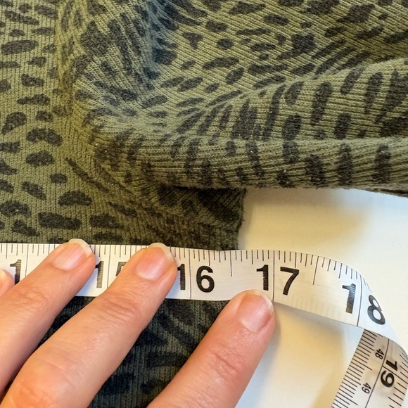 Zara cheetah print olive green cropped stretchy short sleeve sweater Small - Picture 6 of 7